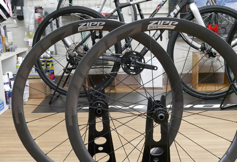 ZIPP ホイール 303 Firecrest Tubeless Disc – スポーツサイクル