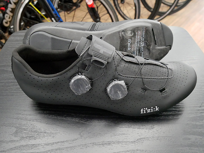 fizik フィジーク シューズ VENTO INFINITO CARBON 2 – スポーツ