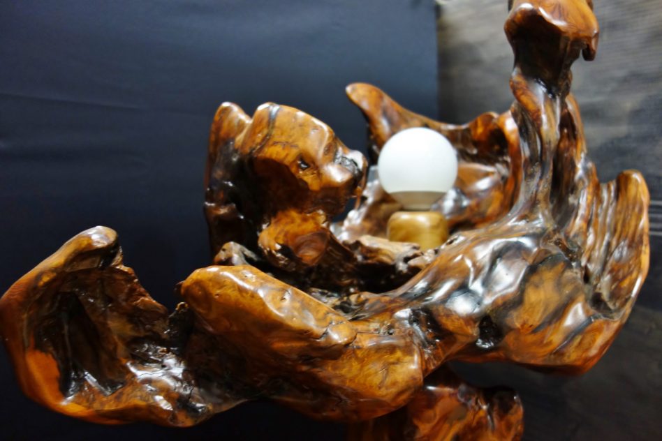 屋久杉 頂上木 照明 004｜昭和51年創業屋久杉の美秋工芸|屋久杉製造販売