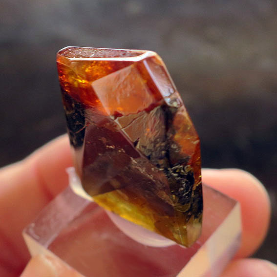 スファレライト（ジンクブレンド）磨き原石 Santander, Spain | BodhiTree