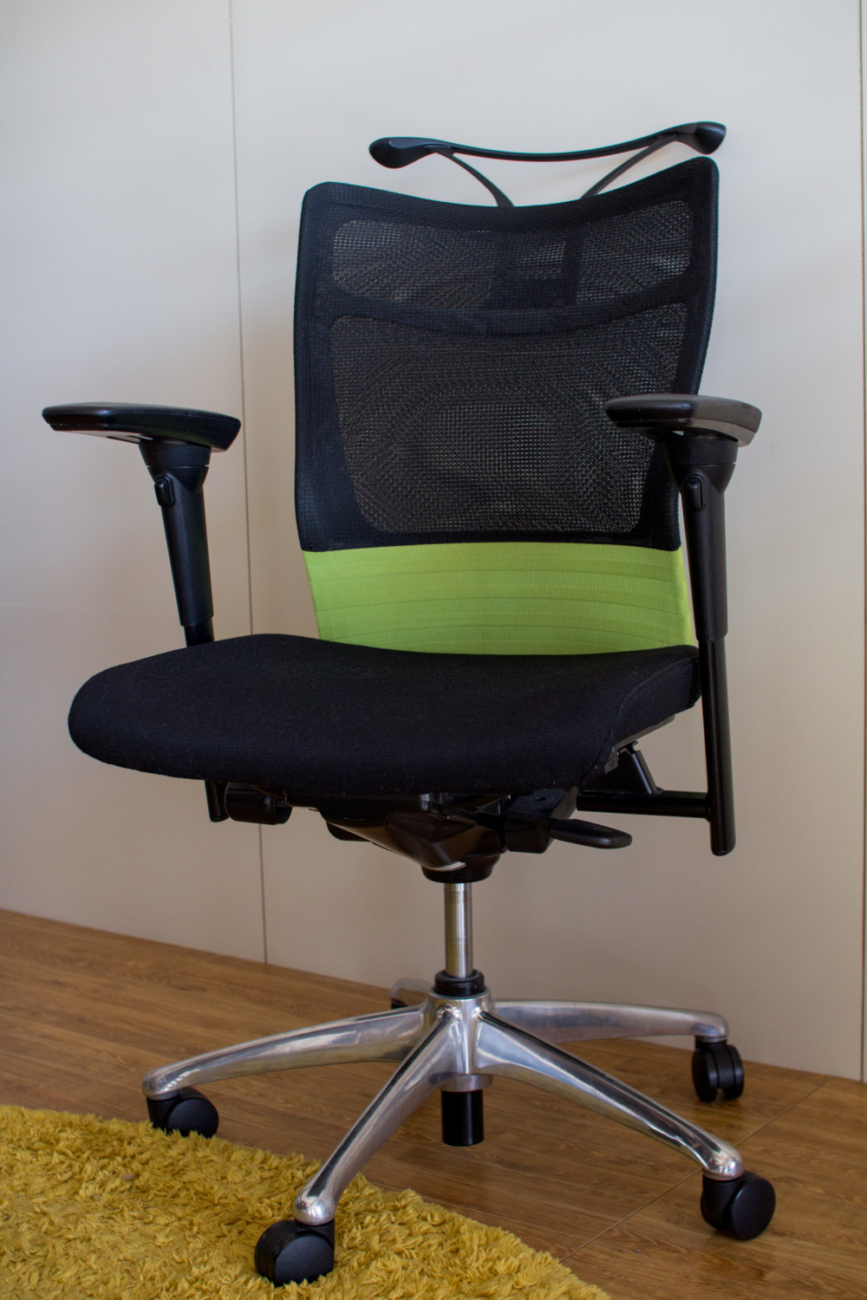 オフィスチェア レビュー】長時間のデスクワークには、よいオフィス