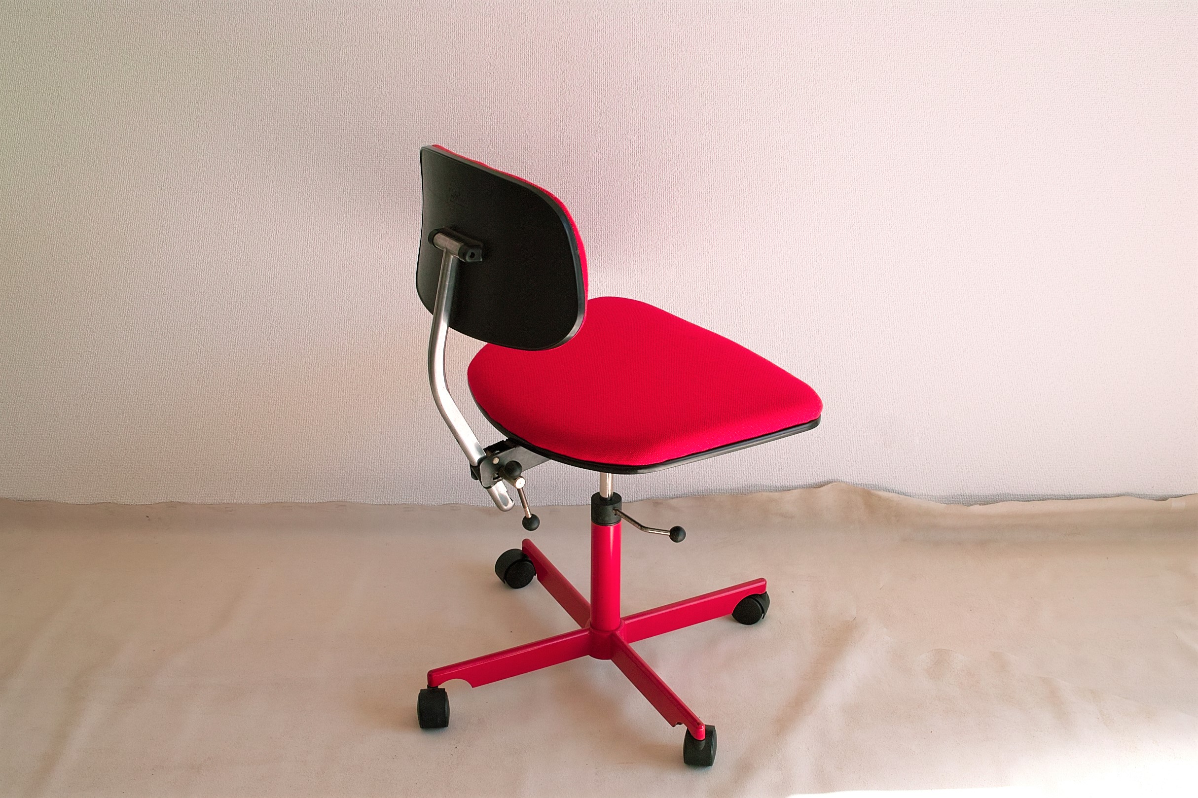 No.6946「ヴィンテージチェア Kevi：デンマークデザイン」SOLD