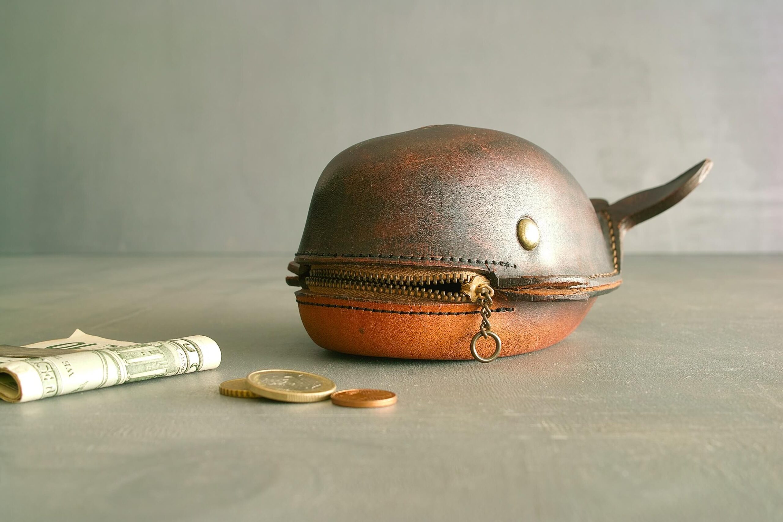 No.7478「ヌメ革の貯金箱〈クジラ〉：鴻池製作所」SOLD | ボルトナット