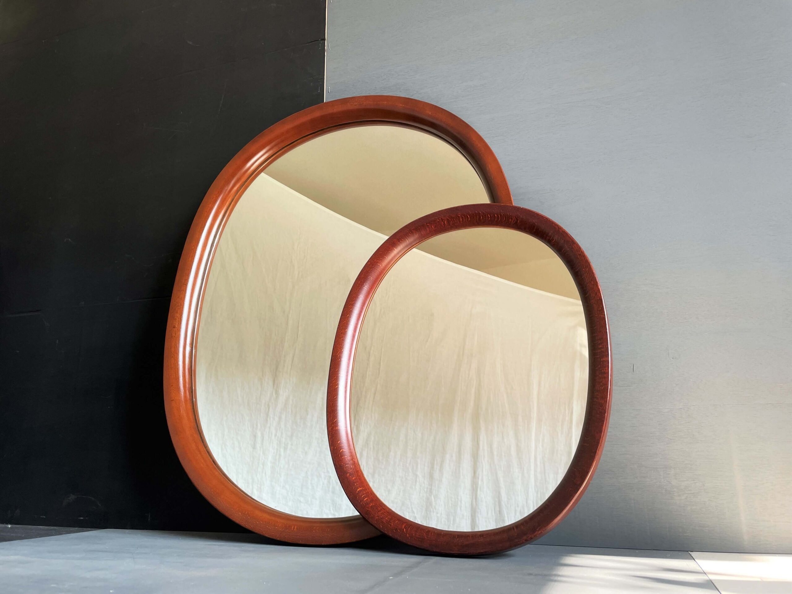 No.9527「曲木の特大オーバルウォールミラー：秋田木工 / 柳宗理