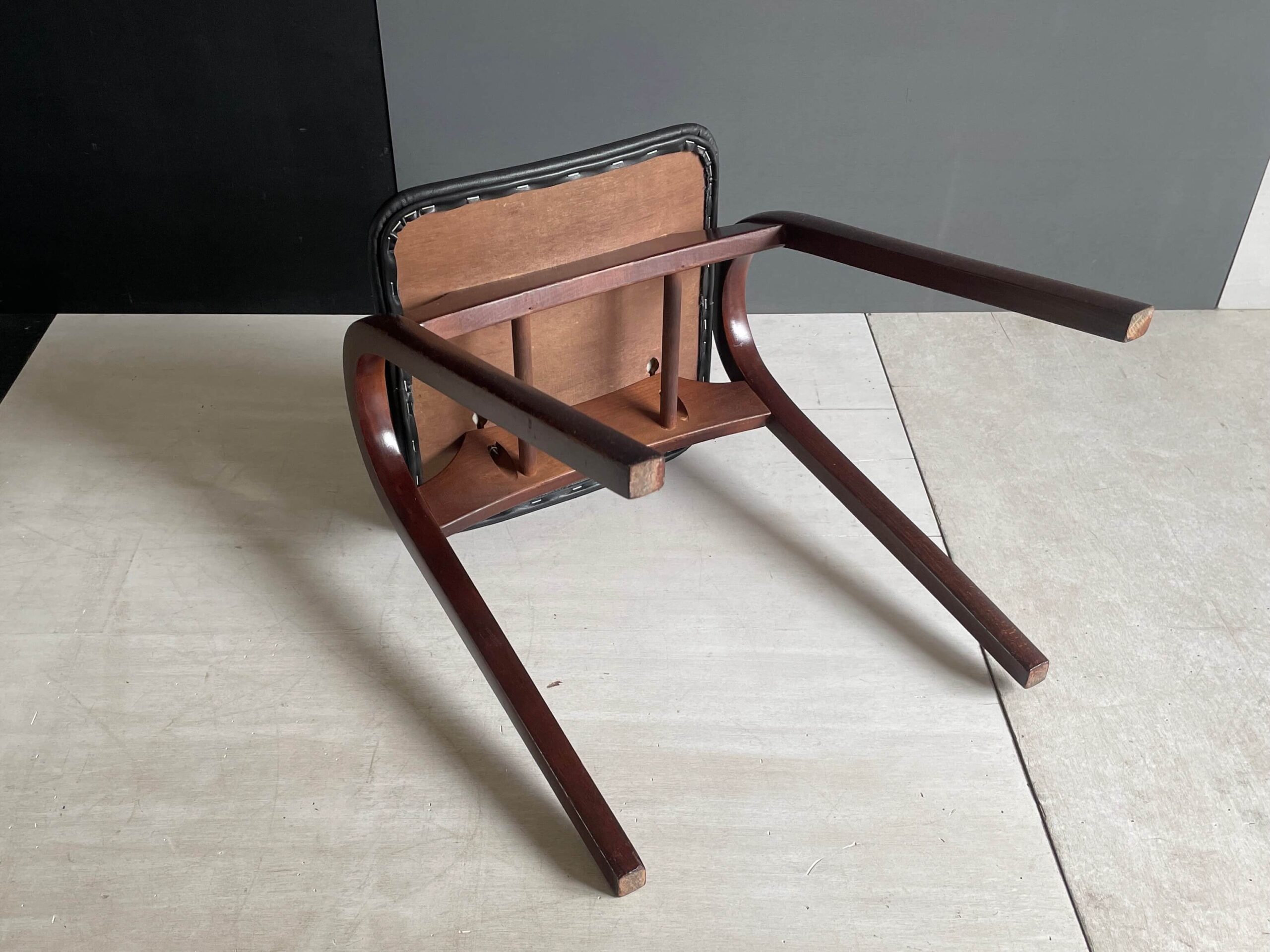 No.10106A「秋田木工スツール〈No.202〉本革/ブラック：剣持勇」SOLD