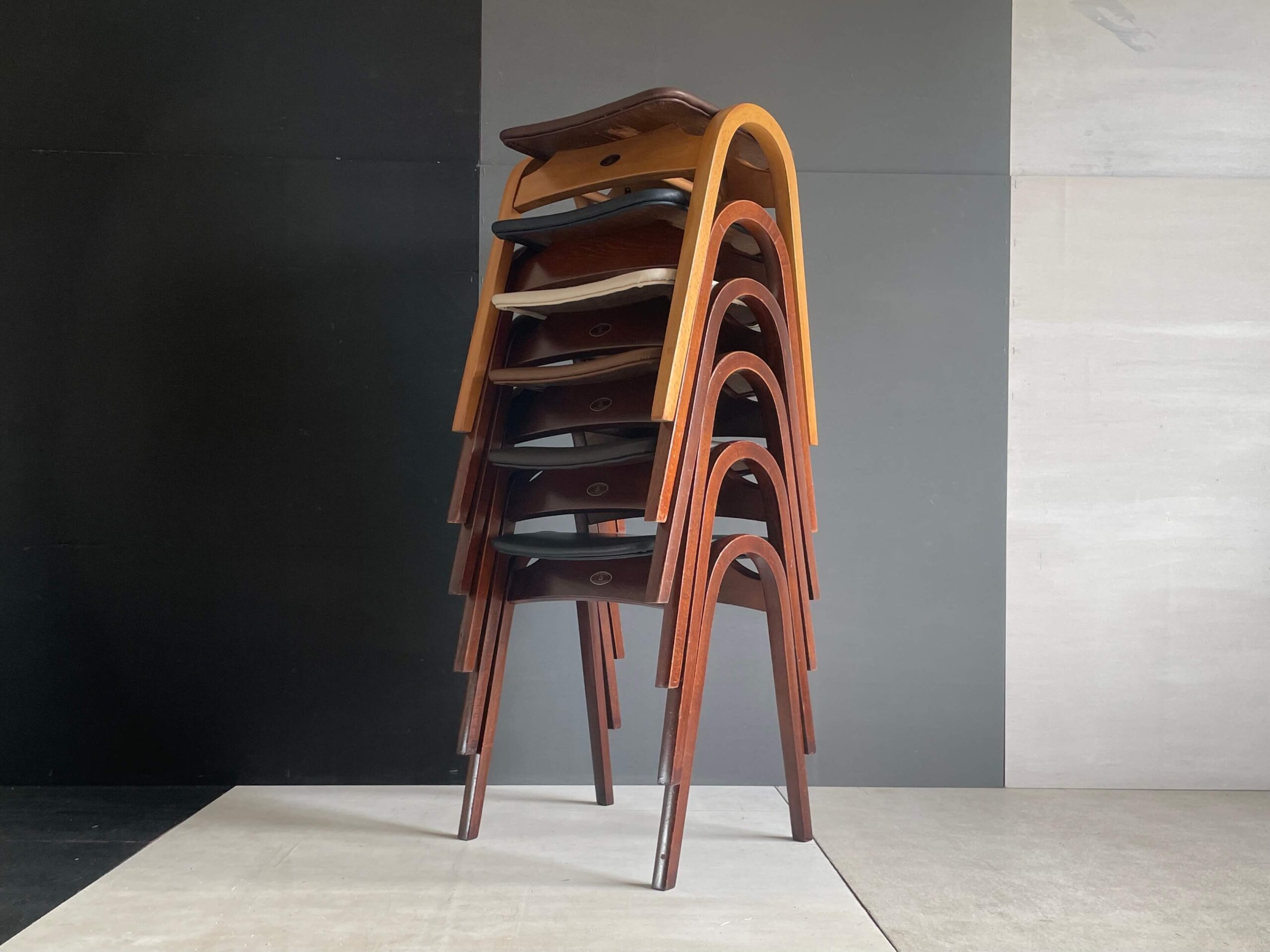 No.10106A「秋田木工スツール〈No.202〉本革/ブラック：剣持勇」SOLD