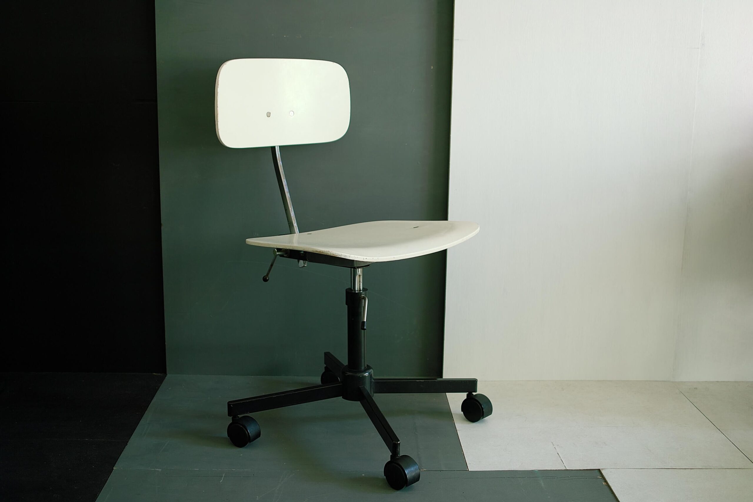 No.8410「デスクチェア〈STOLE-112〉：RABAMI」SOLD | ボルトナット