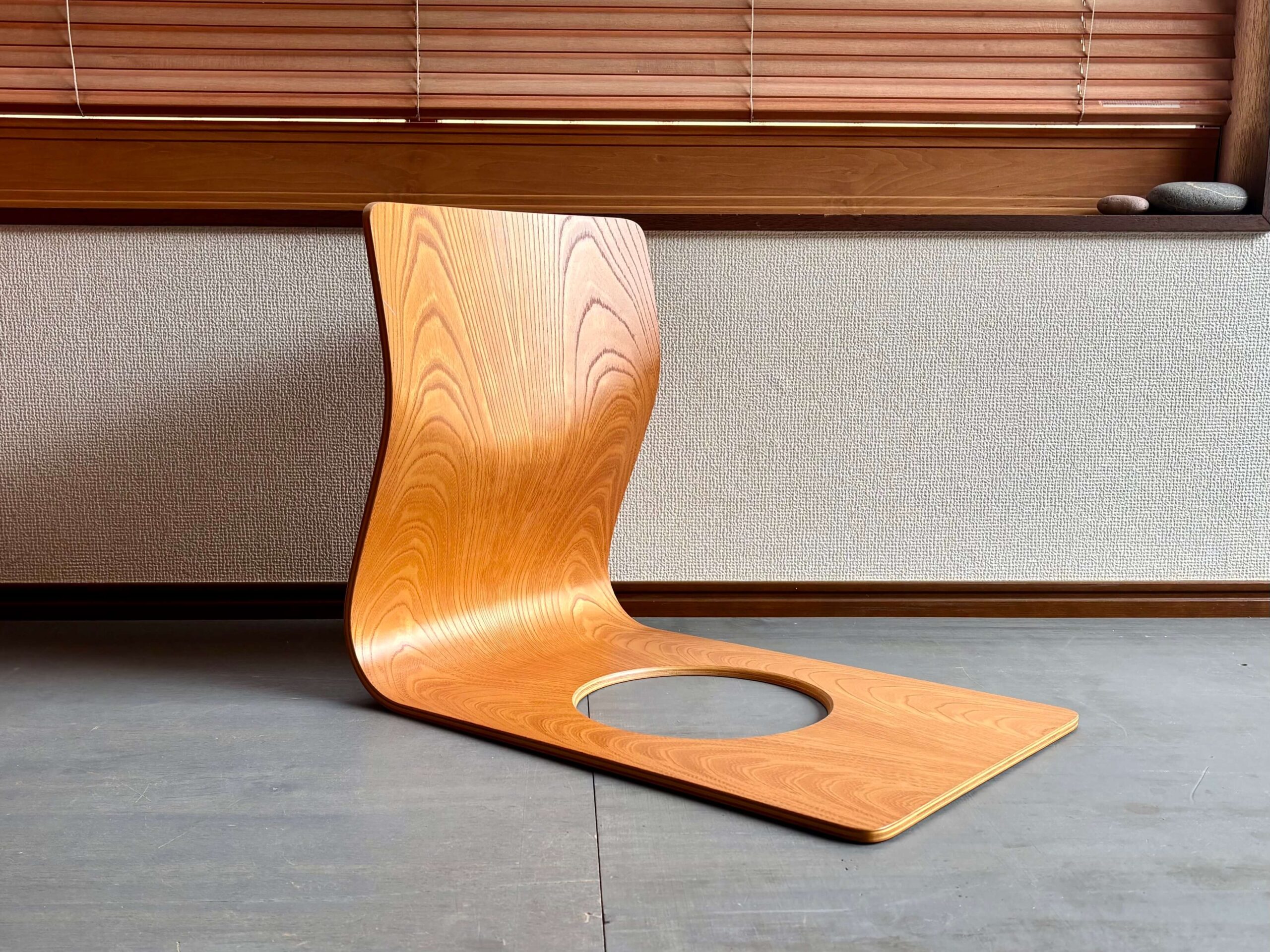 No.11409「天童木工 座イス：藤森健次」SOLD | ボルトナットマーケット