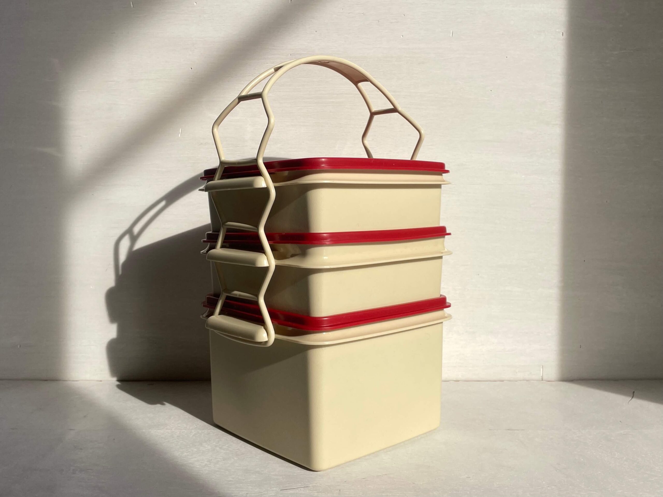 No.10493「タッパーウェア3段：ピクニックセット」SOLD | ボルトナット