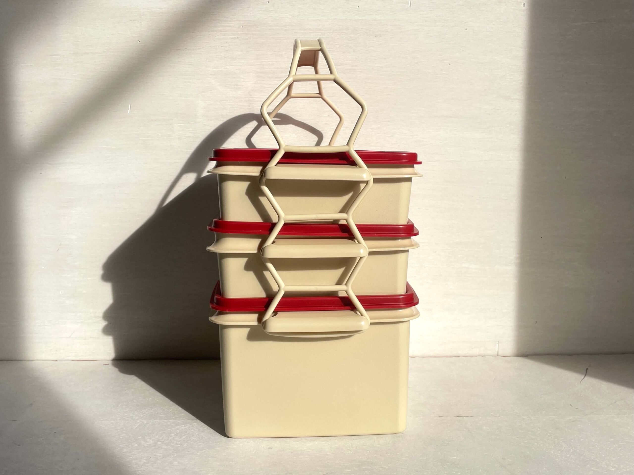 No.10493「タッパーウェア3段：ピクニックセット」SOLD | ボルトナット