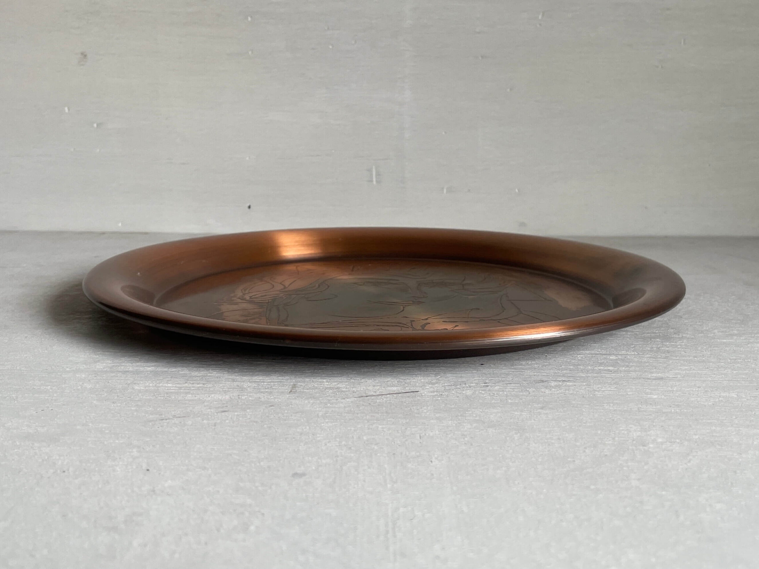 No.10413「銅のトレイ：池田満寿夫」直径22.5cm | ボルトナットマーケット