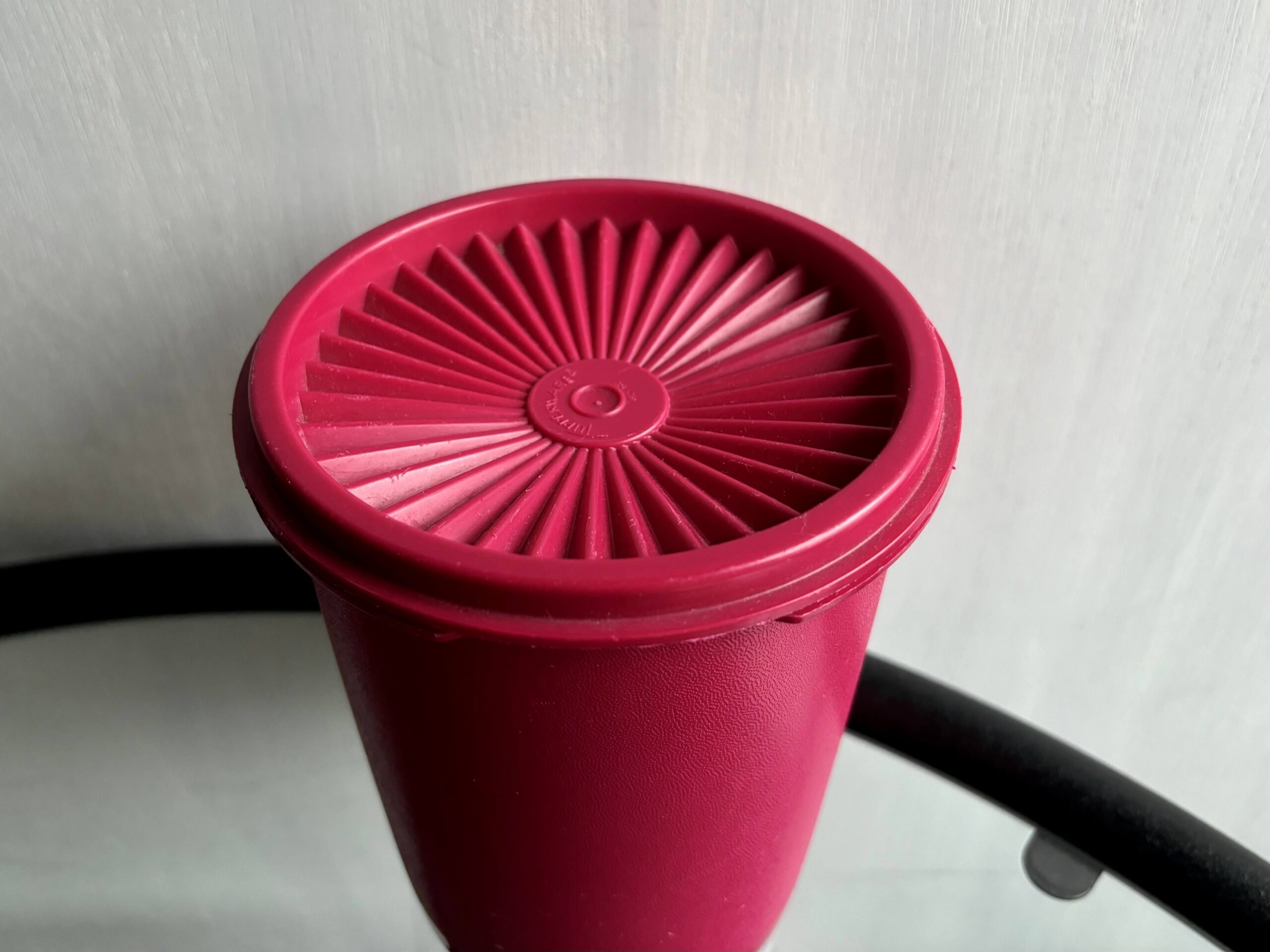 No.11033「タッパーウェア：キャニスター」高さ16cm | ボルトナット