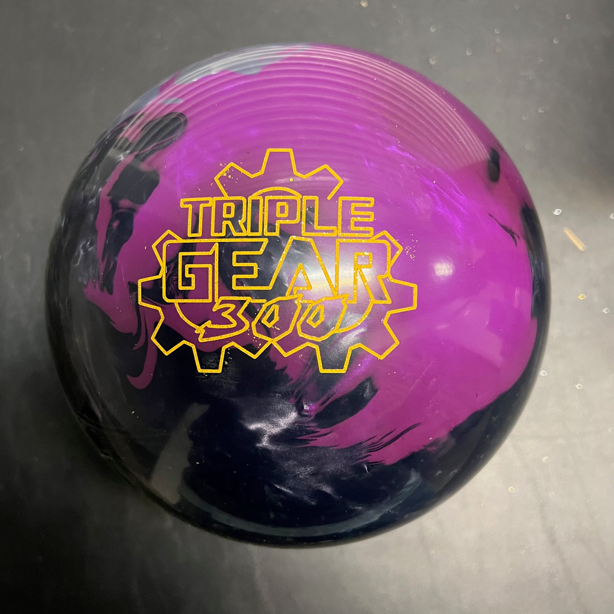 900 Global Gear 300 Triple 15 lbs NIB – BowlingGems.com