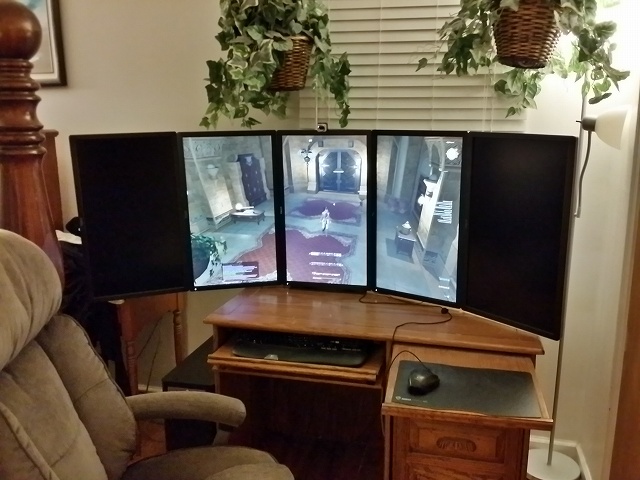 WQHD液晶モニター5台を自作スタンドで縦設置マルチディスプレイ