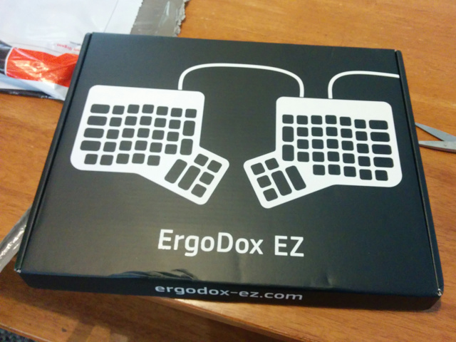 完成品が買えるようになった左右分離型メカニカルキーボード『ErgoDox