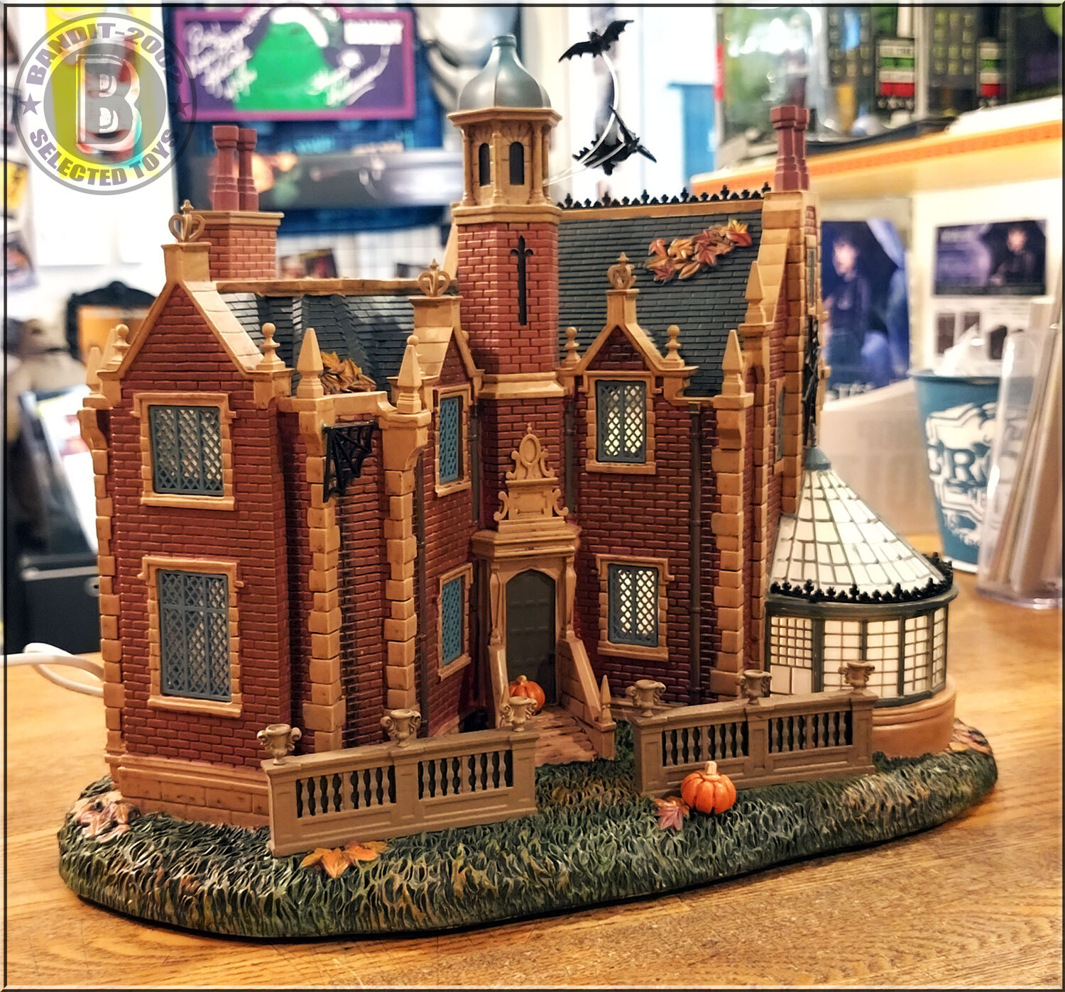 ホーンテッドマンションのライトアップ・ヴィレッジ・フィギュア