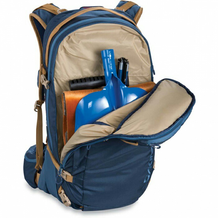 スケボー、スノボの世界で有名なDA KINEのリュック「POACHER R.A.S 26L