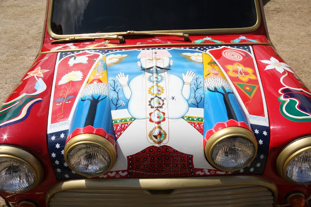 ジョージ・ハリスンのサイケデリックなミニの物語 | ゆめ参加NA