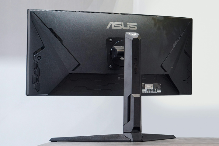 ASUS 『TUF Gaming VG30VQL1A』 画像など ～350ドルを切る29.5インチ