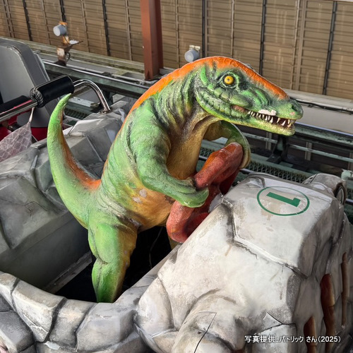 全長120mもある巨大ステゴサウルス型のジェットコースターGAOはなんと