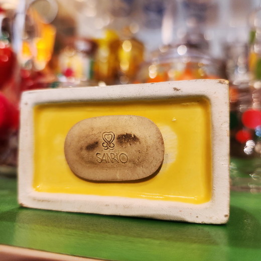 昭和レトロポップ 水森亜土ちゃんのランチボックス型陶器製貯金箱