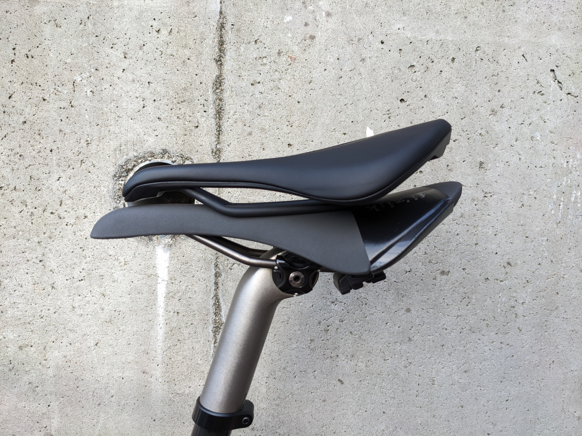 サドル：POWER EXPERT WITH MIRROR(パワーエキスパートウィズミラー