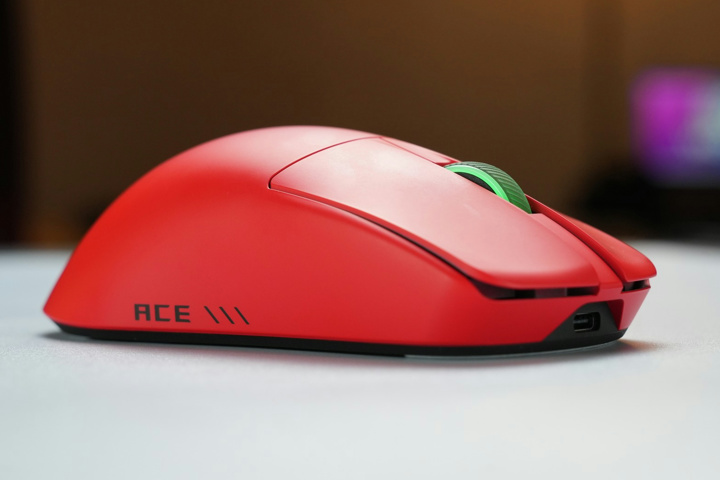 ASUS、ROGブランドでは珍しい新色レッドのワイヤレスゲーミングマウス