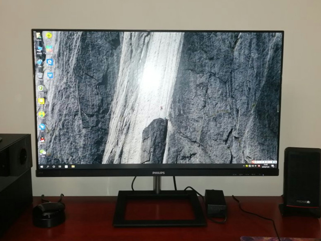 モニター】Philips 『241E1D/11 - 271E1D/11』 レビューチェック