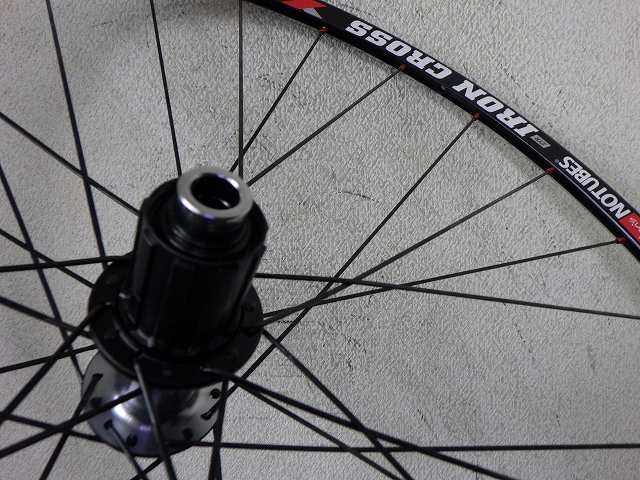 アイアンクロスリムとRS770ハブでホイールを組みました（後輪
