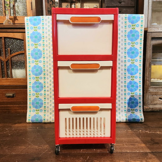 レトロポップなプラ製収納ボックス（キャスター付き） - [Sold Out