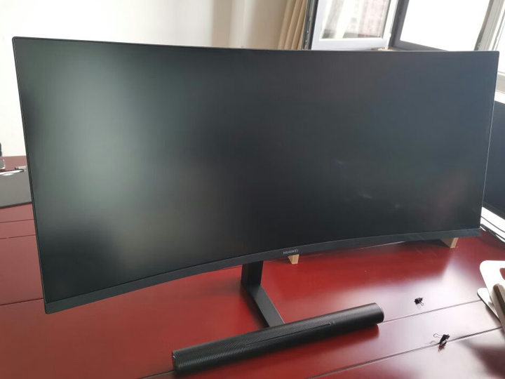 HUAWEI、刷新されたサウンドバー一体型の34インチ ウルトラワイド