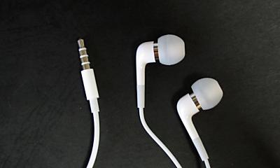 Apple In-Ear Headphones with Remote and Mic MA850G/B レビュー
