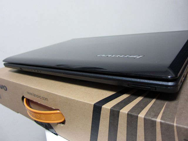 ノートPC 『Lenovo G570 4334CSJ』 レビュー ～外観～ | ヲチモノ