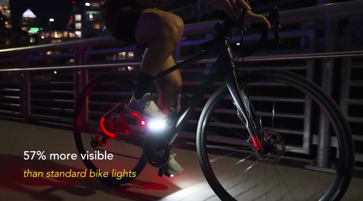 Redshift からライト内蔵フラットペダル「Arclight」が登場：フロント