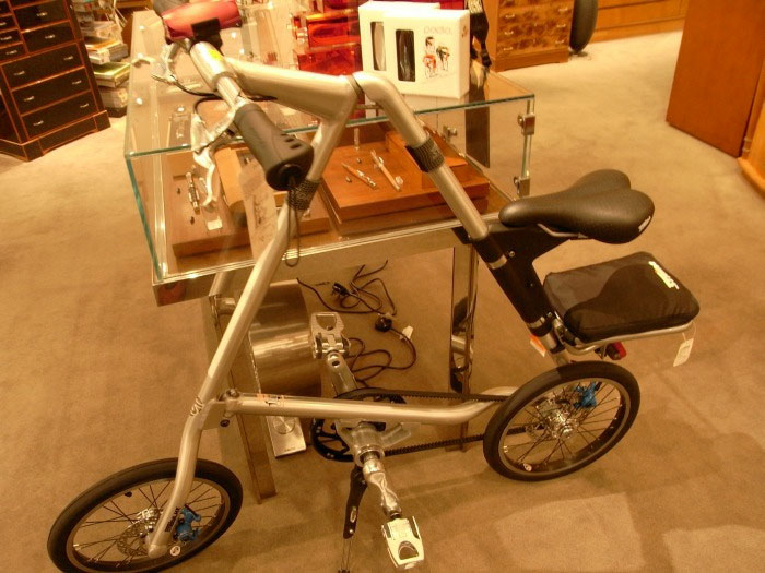 愛される「走る三角形」STRIDAという唯一無二のミニベロ | CBN Blog