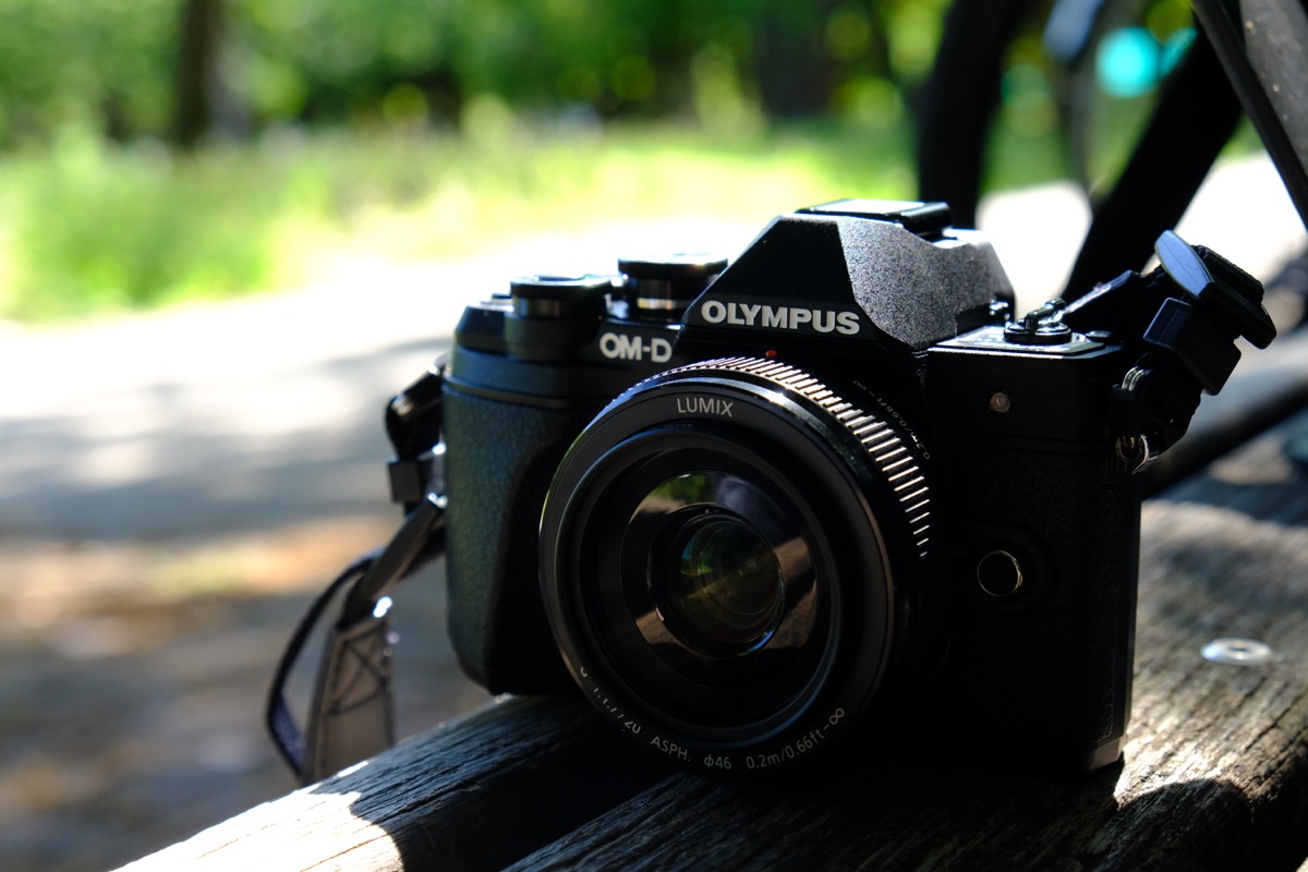 OLYMPUS OM-D E-M10 Mark III サイクリングに好適なエントリー向け高