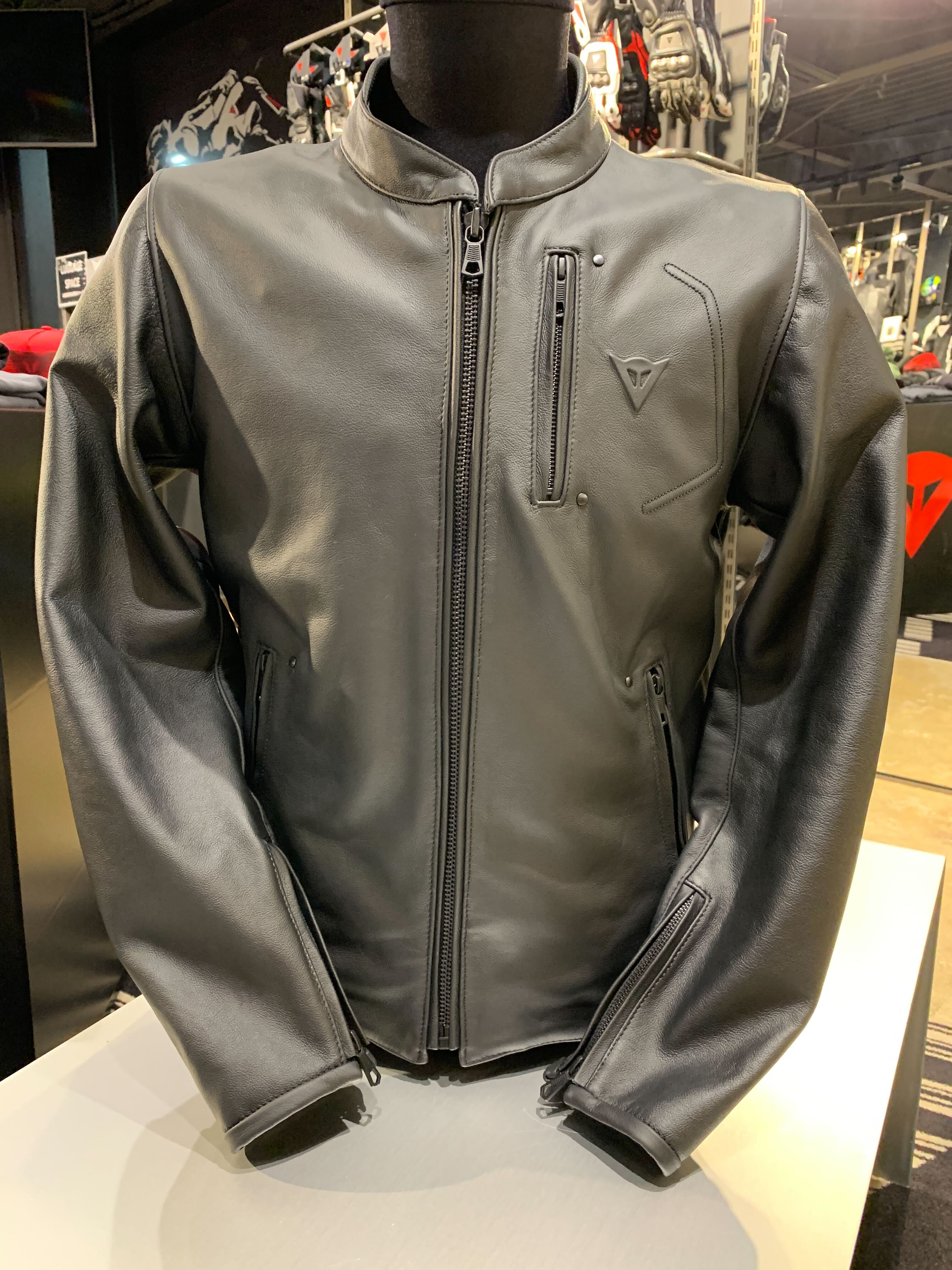 シンプルでスタイリッシュ！新作レザージャケット【FULCRO】のご紹介です