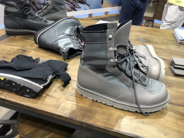 パタゴニア× ダナー フット・トラクター・ウェーディング・ブーツを