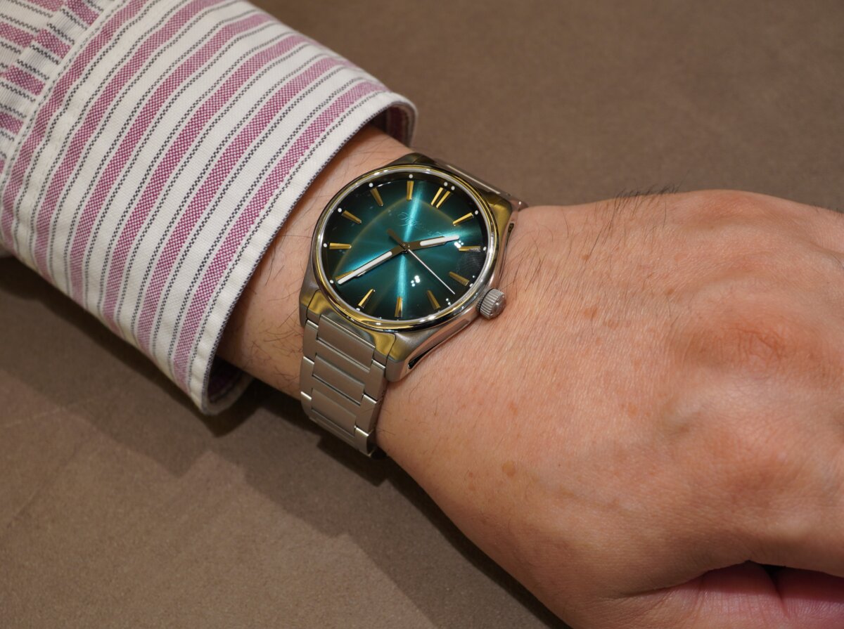 H.モーザー 実機レビュー】パイオニア センターセコンド メガ・クール