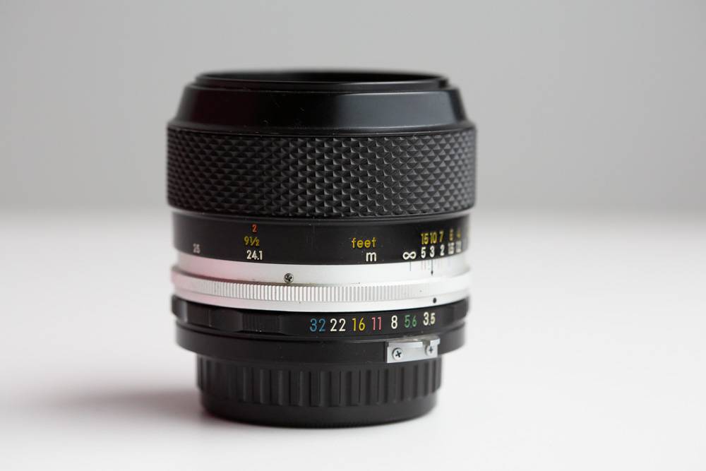 闇鍋オールドレンズレビュー] 第2回 Micro-Nikkor P.C Auto 55mm F3.5