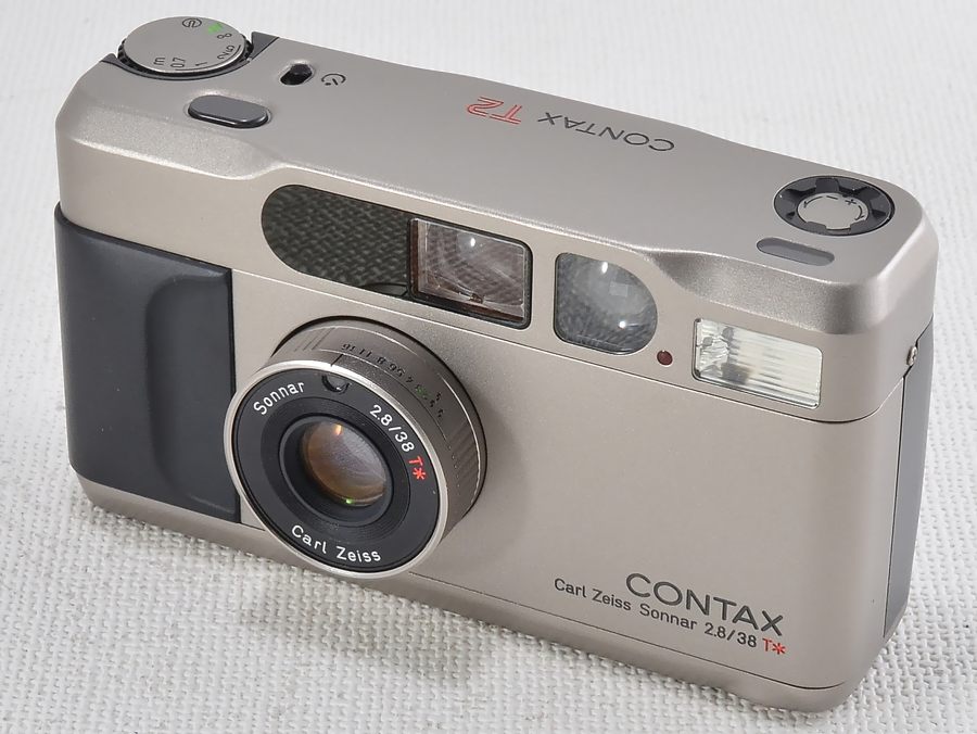 フィルムカメラぶらり撮影散歩6] CONTAX T2は人を引き付ける描写力を