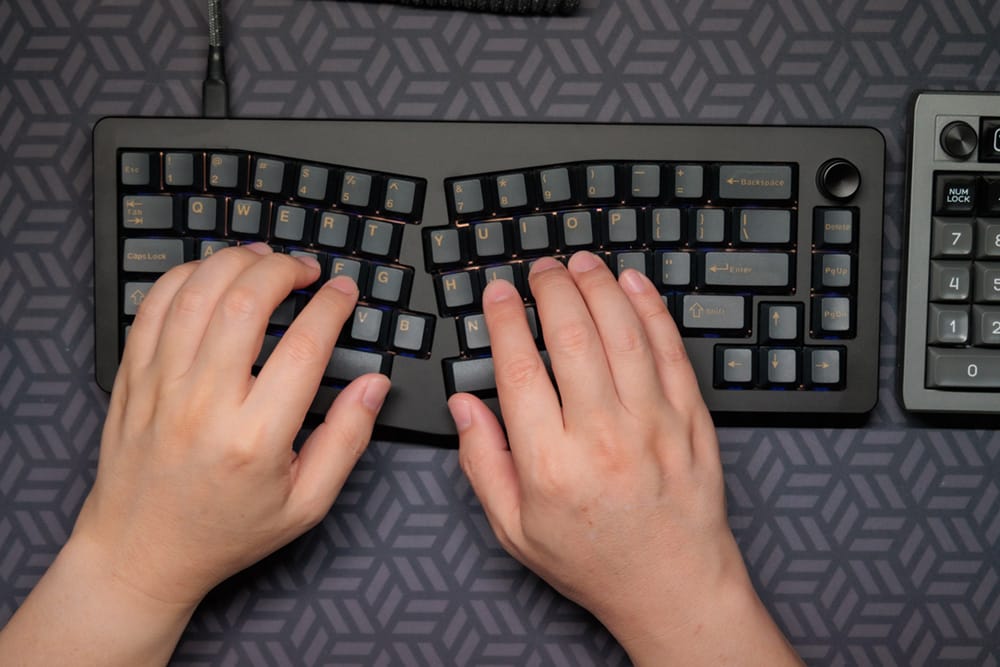 EPOMAKER Tide Alice レビュー！快適性を追求した一体型Alice