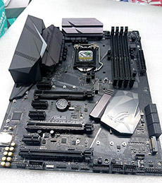 次世代ゲーミングマザーのスタンダード「ROG STRIX Z270F GAMING