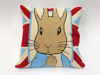 人気のサガラ刺繍のクッションカバーが登場！ | ピーターラビット