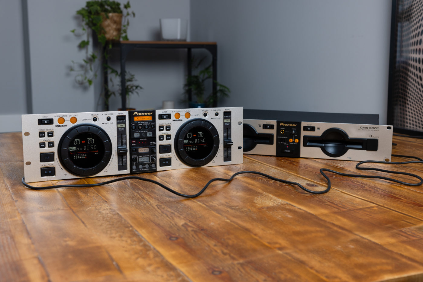 Dual CD players: A different way to DJ - Pioneer DJ