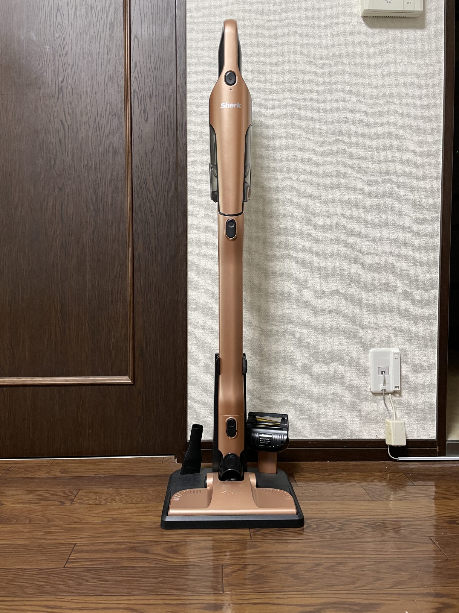 Sharkのコードレス掃除機CH966Jを徹底レビュー！掃除が楽しくなるが
