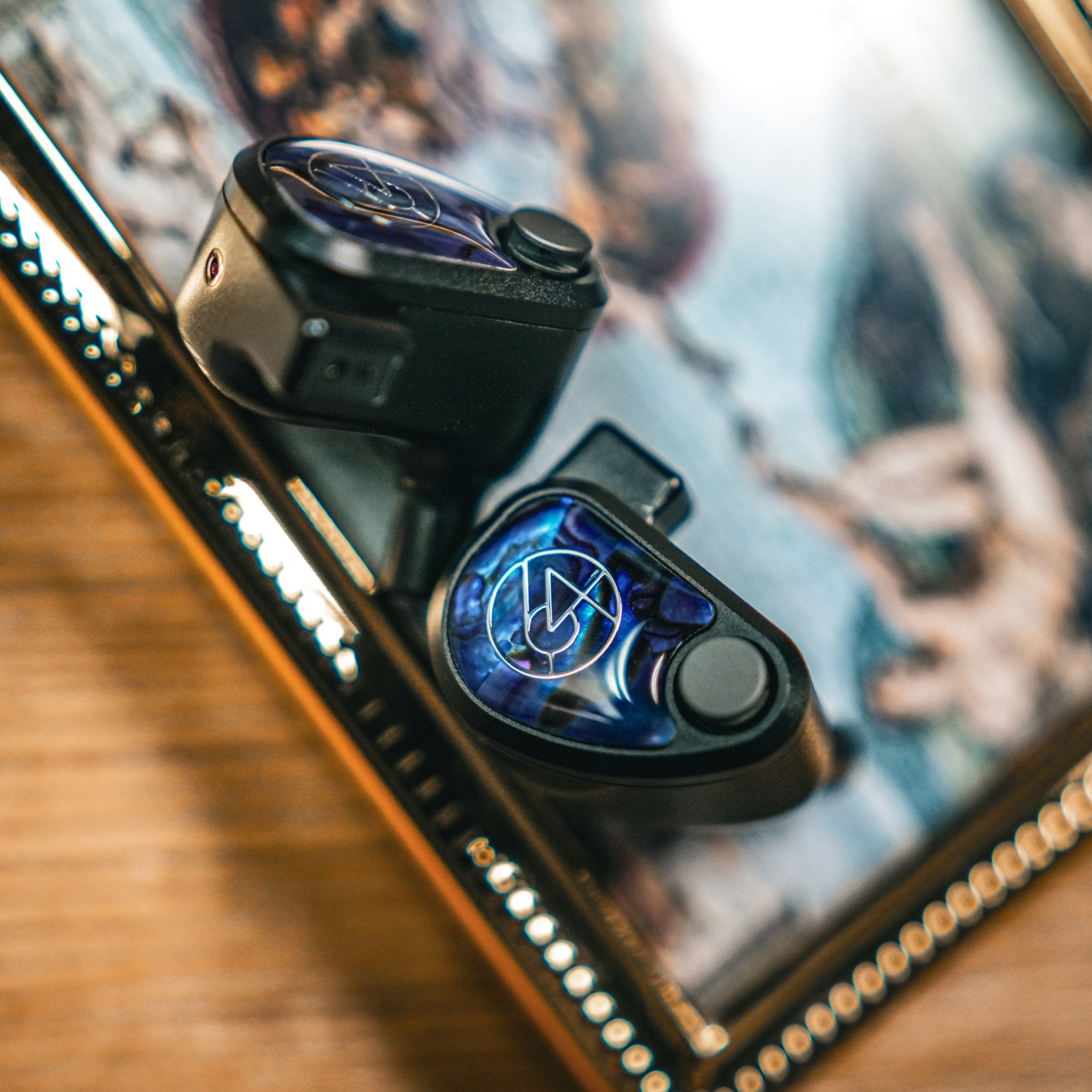 64 Audio Volür 10-Driver Hybrid Universal IEMs | Bloom Audio