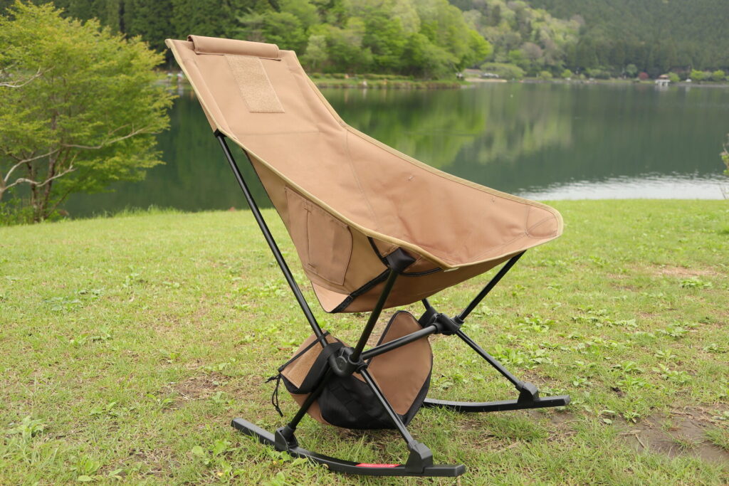 ロッキングフットと枕で極上の座り心地へ！Helinoxタクティカルチェア