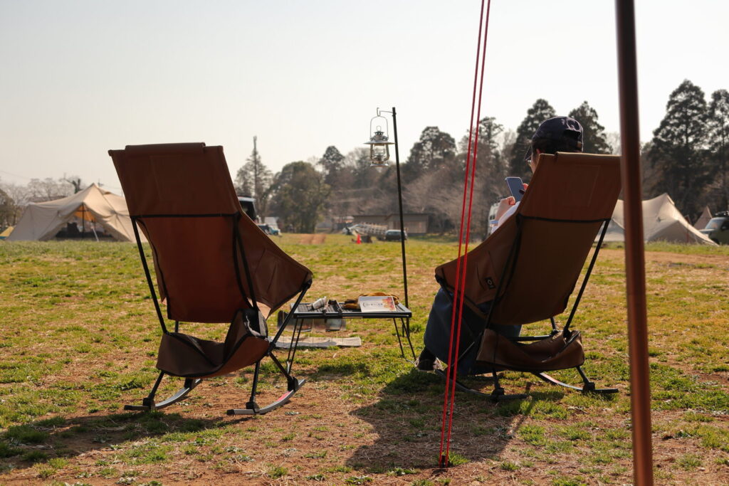 ロッキングフットと枕で極上の座り心地へ！Helinoxタクティカルチェア