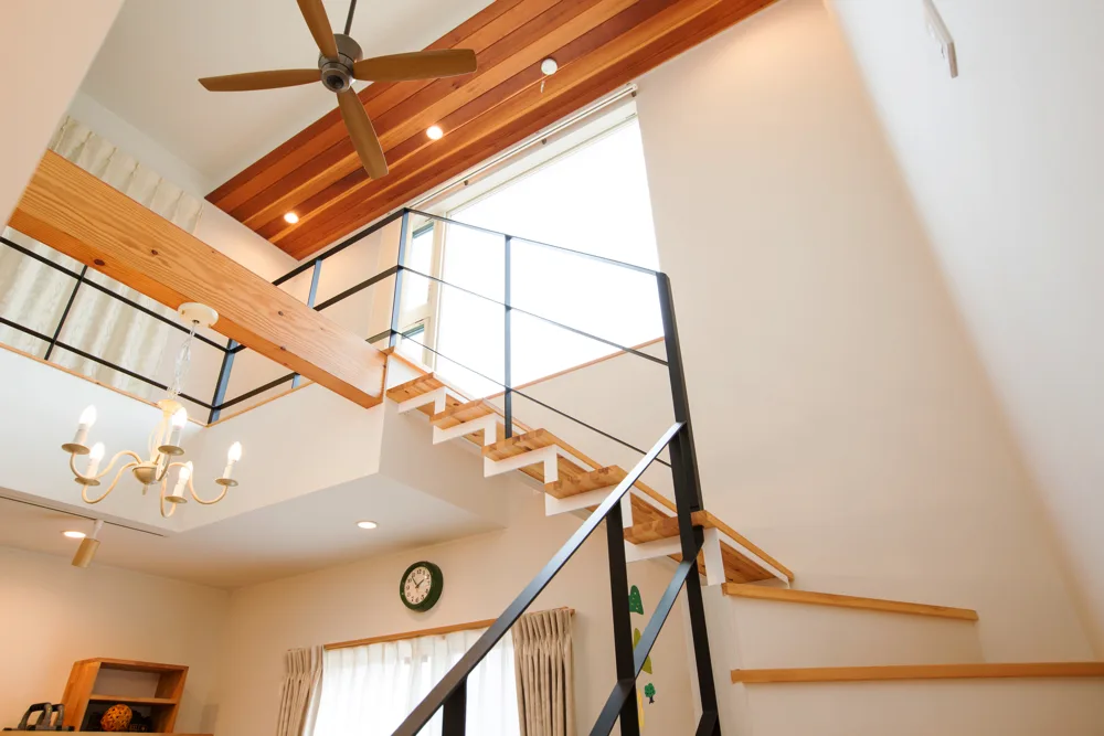 天井高を高くするメリット・デメリット｜高さの決め方や照明のお悩みは